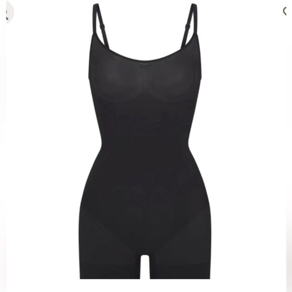Skims Seamless Sculpt Mid-Thigh shorts Bodysuit Onyx Size XXS/XS and size SMALL - Picture 5 of 13